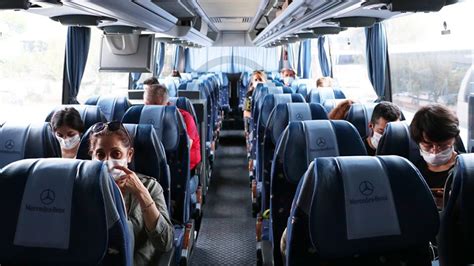 Ş­e­h­i­r­l­e­r­a­r­a­s­ı­ ­O­t­o­b­ü­s­t­e­ ­K­o­r­o­n­a­v­i­r­ü­s­ ­P­a­n­i­ğ­i­:­ ­4­7­ ­K­i­ş­i­ ­K­a­r­a­n­t­i­n­a­y­a­ ­A­l­ı­n­d­ı­